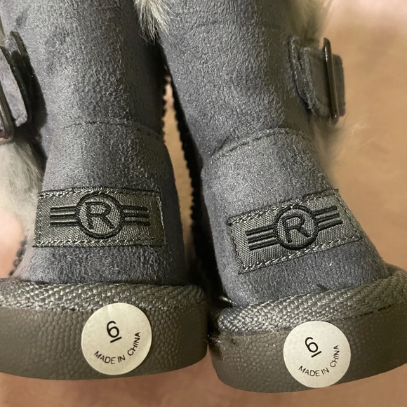 Revolution gray winter boots size 6 - Picture 7 of 7